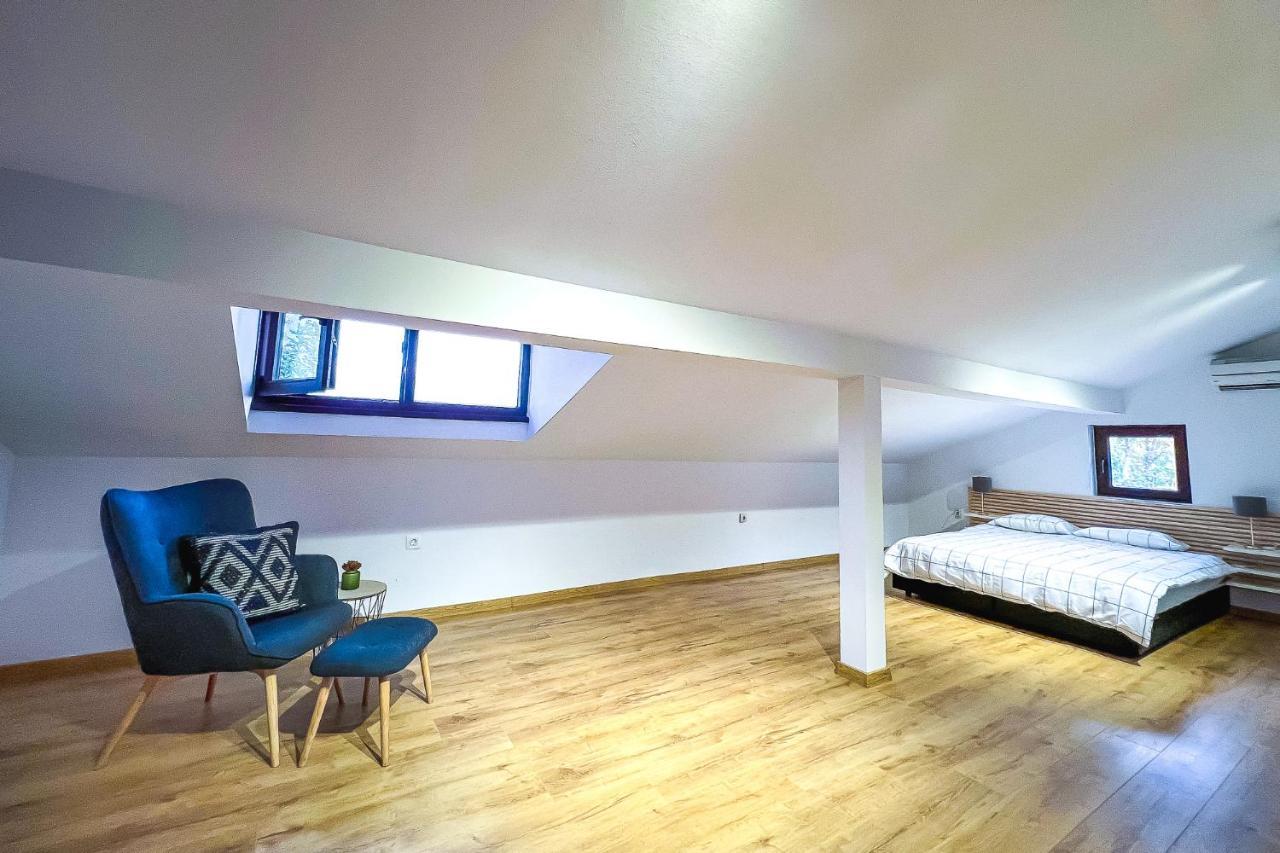 Deluxe Central Rooms Karlovo Exterior photo